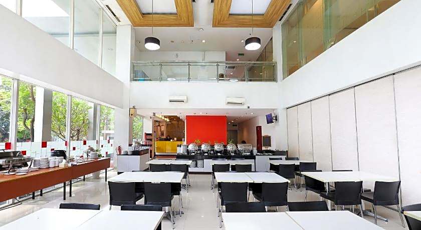 Amaris Hotel Bekasi Barat
