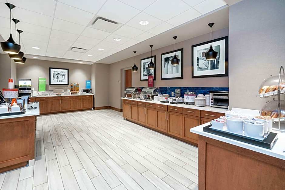 Hampton Inn By Hilton & Suites Newburgh Stewart Airport, NY