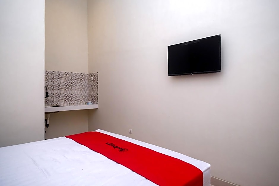 RedDoorz Syariah near Transmart Pabelan Solo