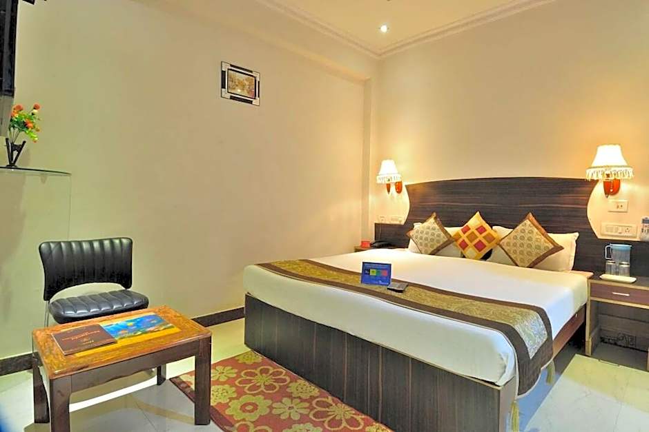 OYO 5539 Merit Hotel                                                                        