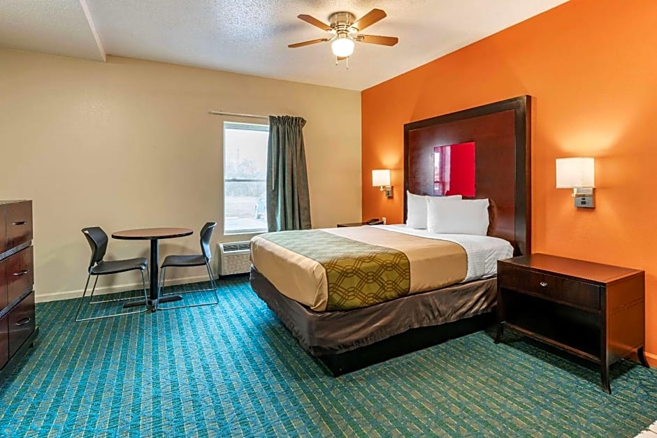 Econo Lodge Inn & Suites Granite City