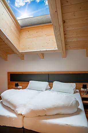 Apartment with Mountain View