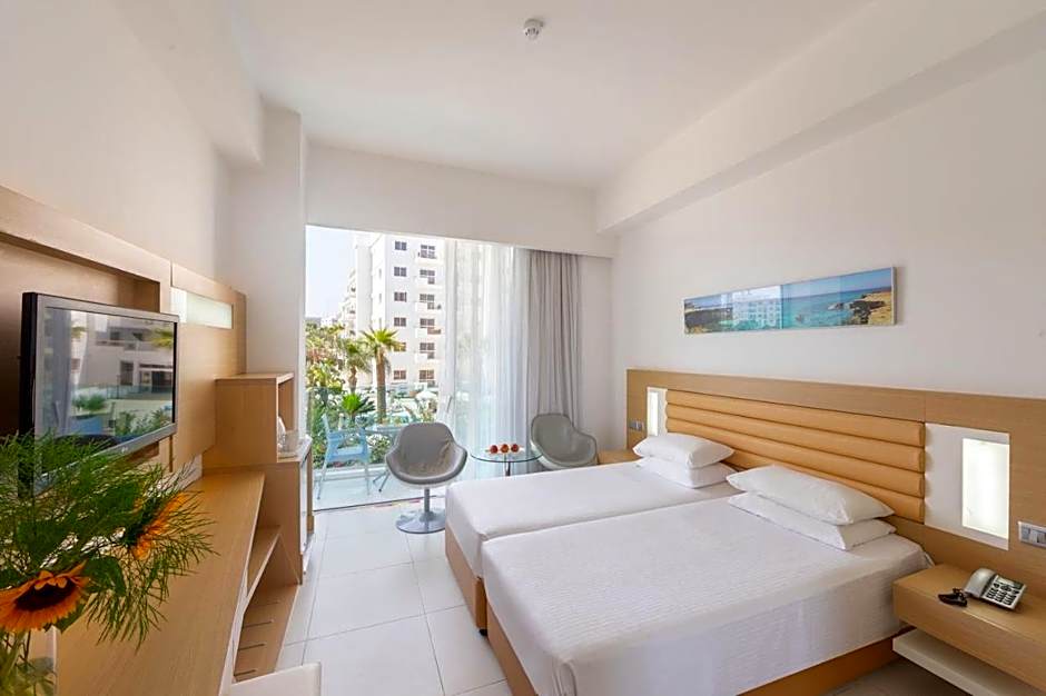 Vrissaki Beach Hotel