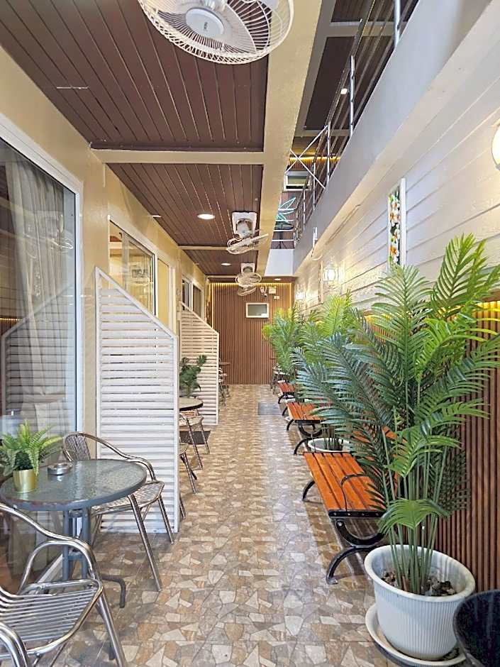 Chilli Hotel & Restaurant