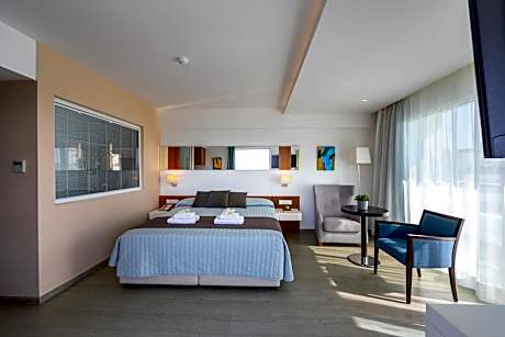 Executive Sea View Room with Outdoor Whirlpool