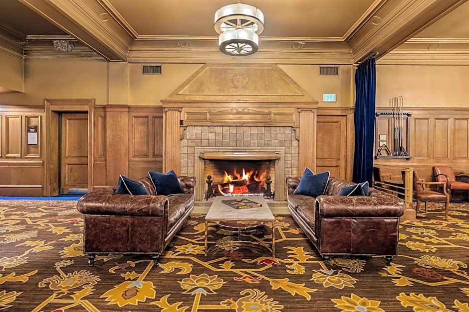 Arctic Club Hotel