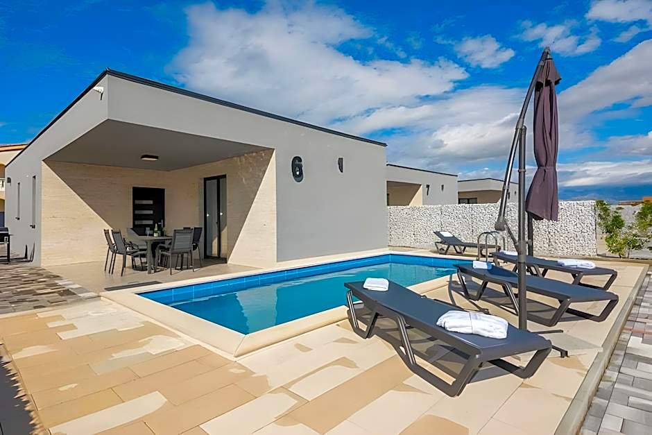 Photo 1 of 37 of Villas Resort in Vir with pool