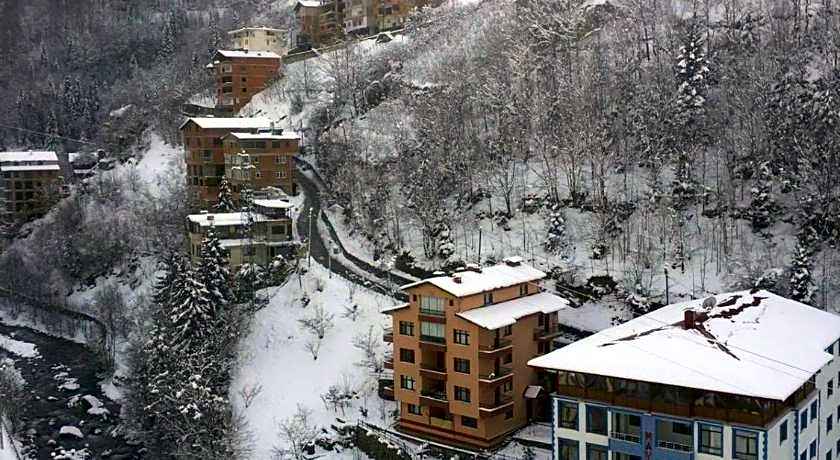 MAVİ KÖŞK UZUNGÖL