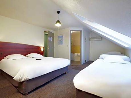 3 Single Beds, Nonsmoking