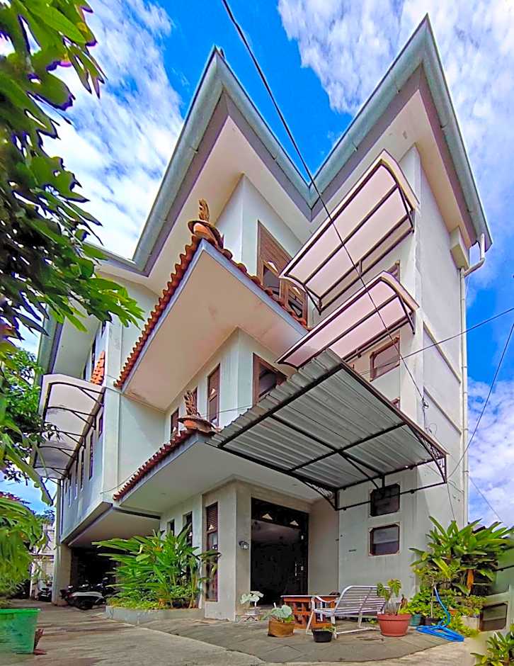 SaBi Guest House - Strategic Family -married couples only- Hostel in Prawirotaman