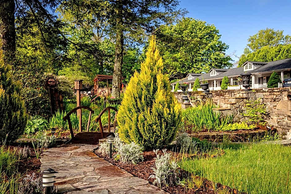 Azalea Garden Inn
