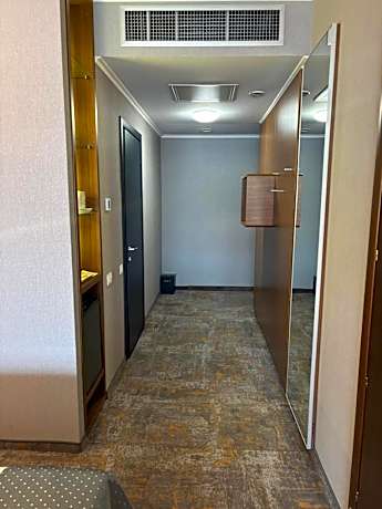 Deluxe Twin Room - Mobility Accessible