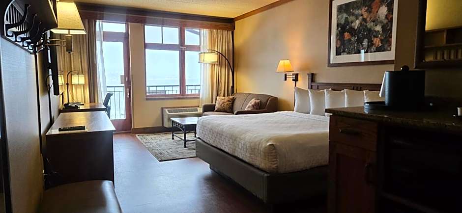 Canal Park Lodge