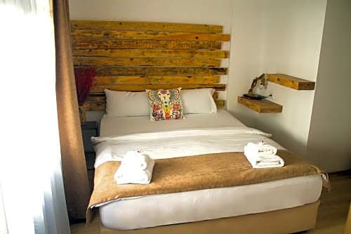 Lavinia Otel