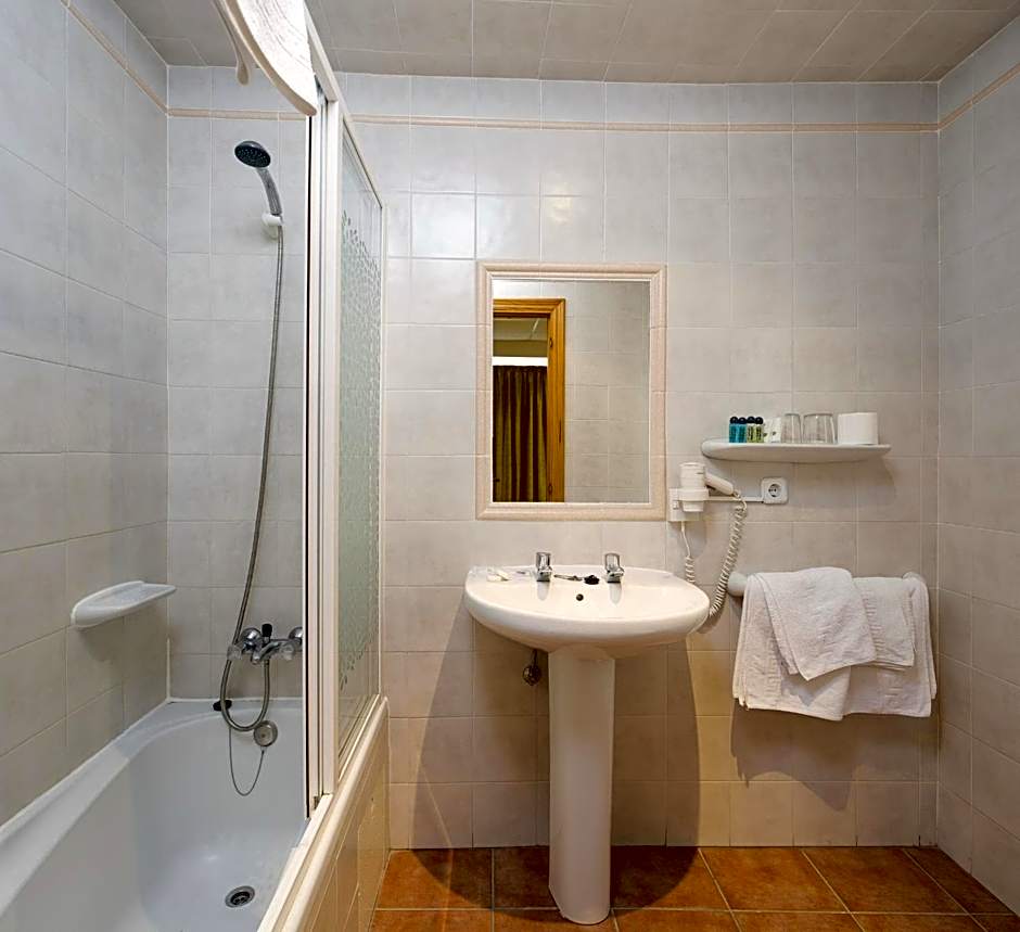 Hostal Adelino