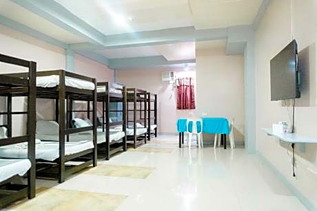 10-Bed Mixed Dormitory Room