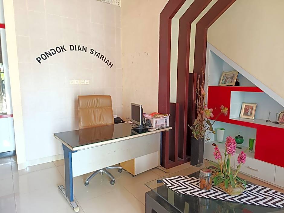 RedDoorz Syariah near Rumah Sakit Umum Wisata UIT