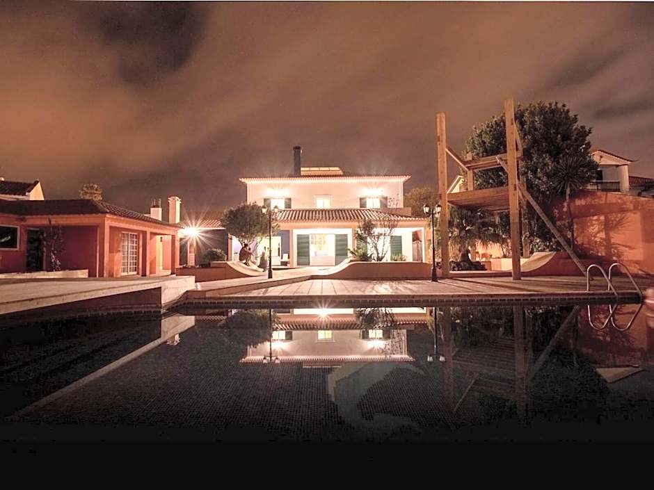 SALT LIPS - Azores Surf Experience