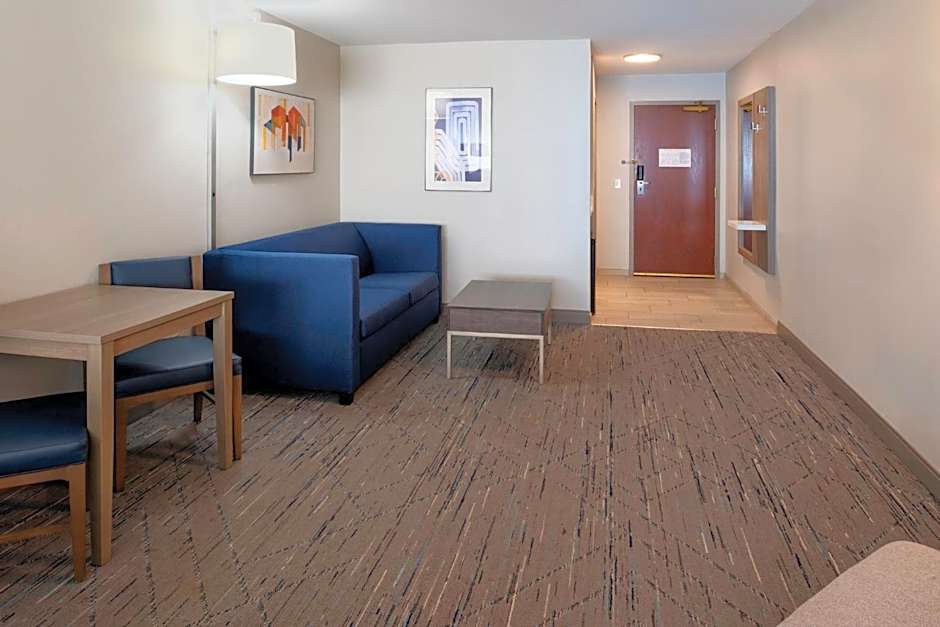 Holiday Inn Express Hotel & Suites Fort Atkinson By IHG