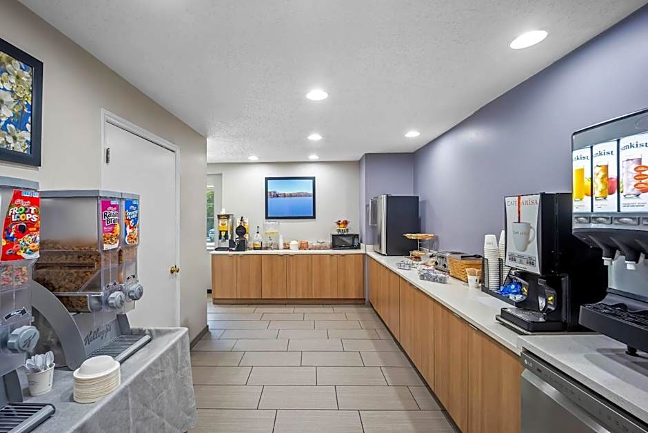 Microtel Inn & Suites by Wyndham Greensboro
