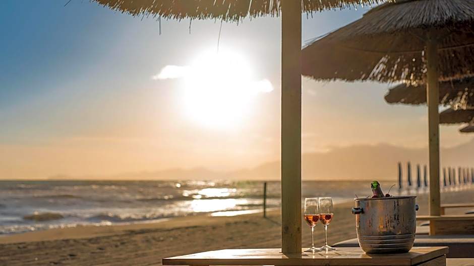 CUMEJA Beach Club & Hotel