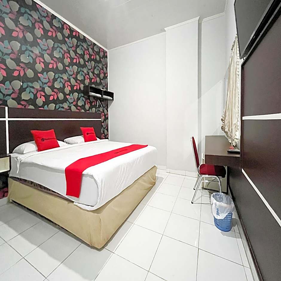 RedDoorz at Lucky Inn Panakukkang Makassar