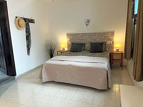 Apartment with Mountain View