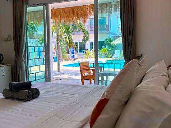 Baancaptainhook pool kohlarn