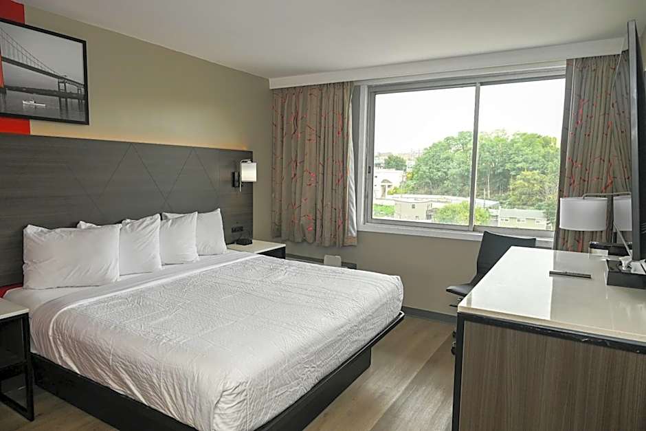 Ramada by Wyndham North Bergen