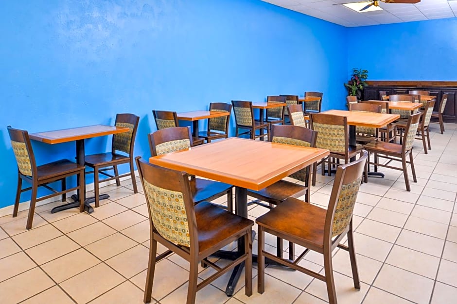Americas Best Value Inn Clute