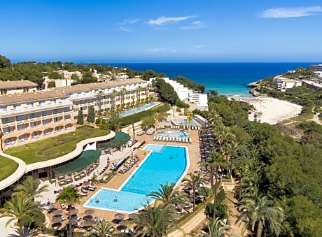 Insotel Cala Mandia Resort