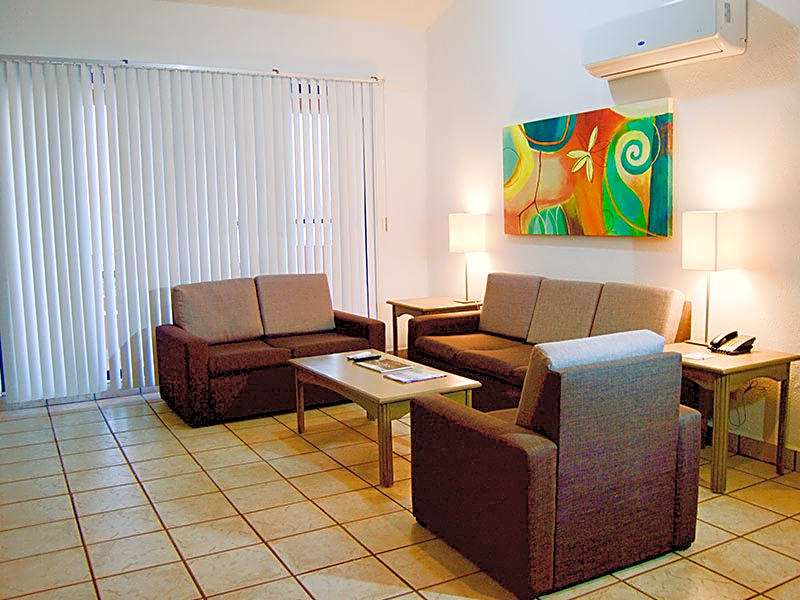 Sunrock Hotel & Suites