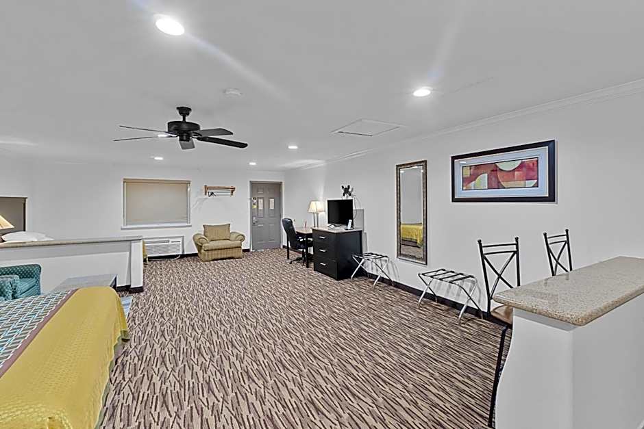 Super 8 by Wyndham McAllen/Downtown