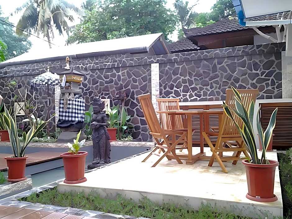 Lovina Oasis Hotel