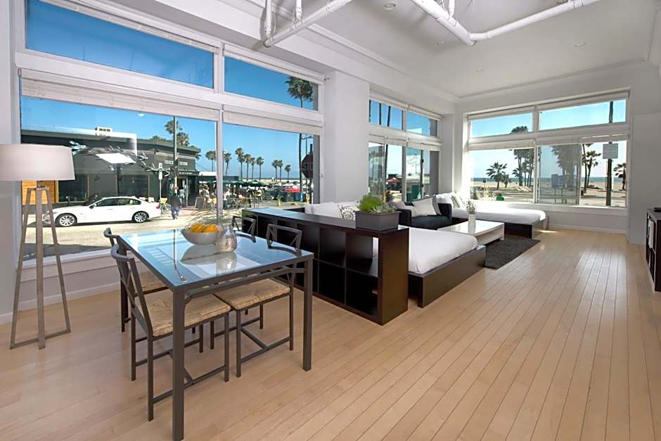 AIR Venice on the Beach