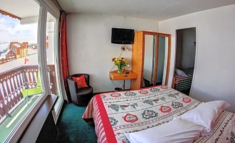 Triple Room (2 Adults + 1 Child)