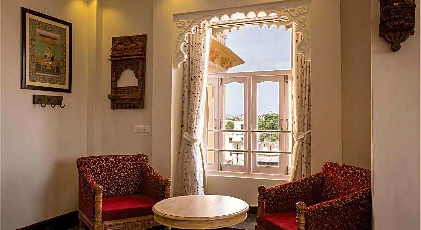 Bloom Boutique I Lake Pichola