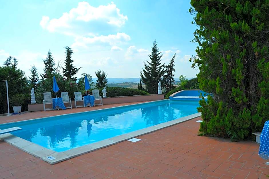 Appartamento con piscina e tennis
