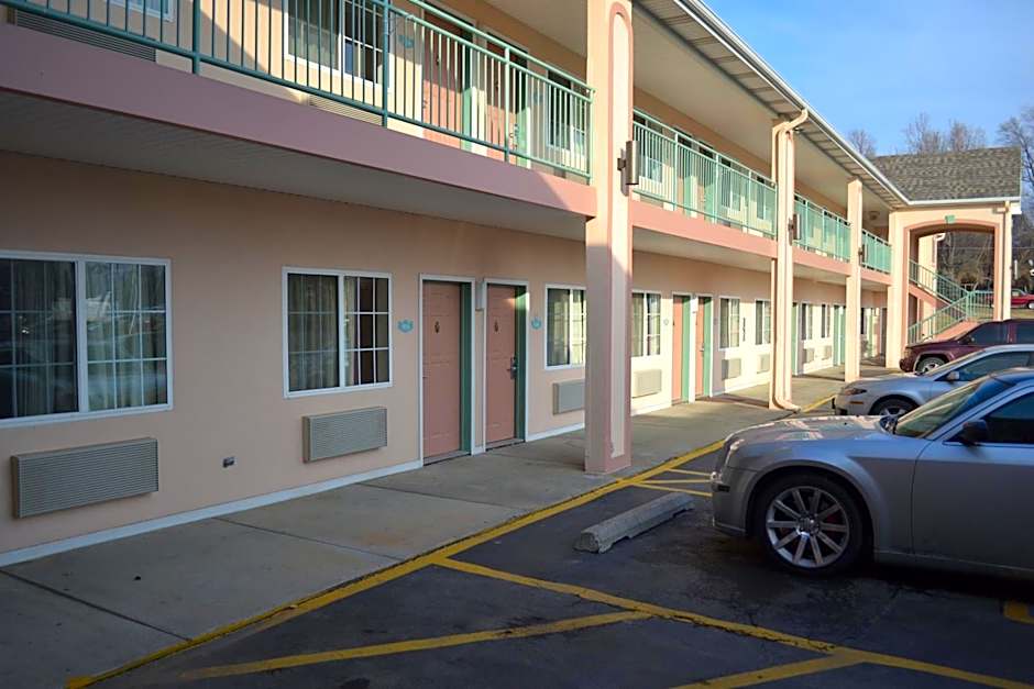 Relax Inn Motel and Suites Omaha