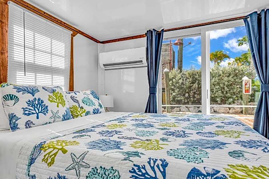 Cabins at Bonefish Bay