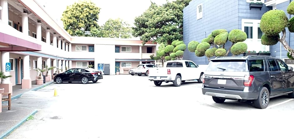 Town House Motel