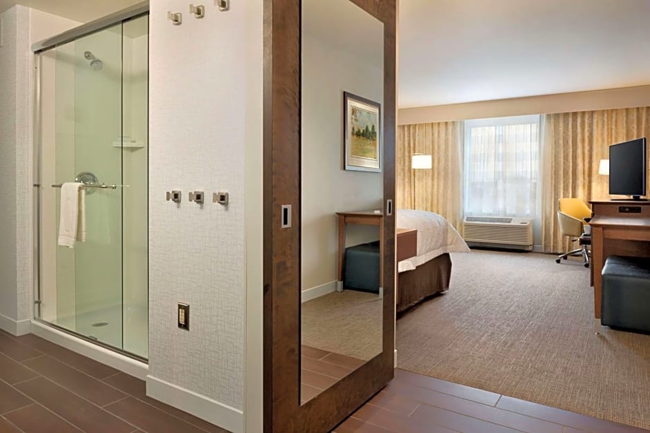 Hampton Inn By Hilton Lincoln Airport