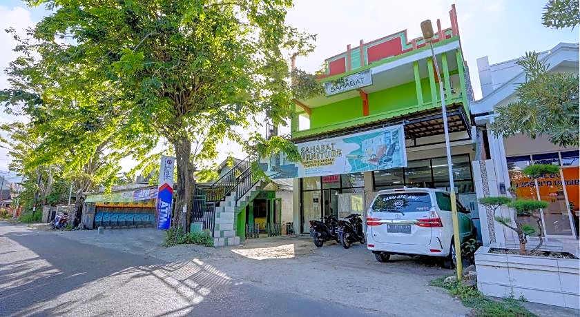 Hotel O Sahabat Syariah Near Plasa Telkom Bawean
