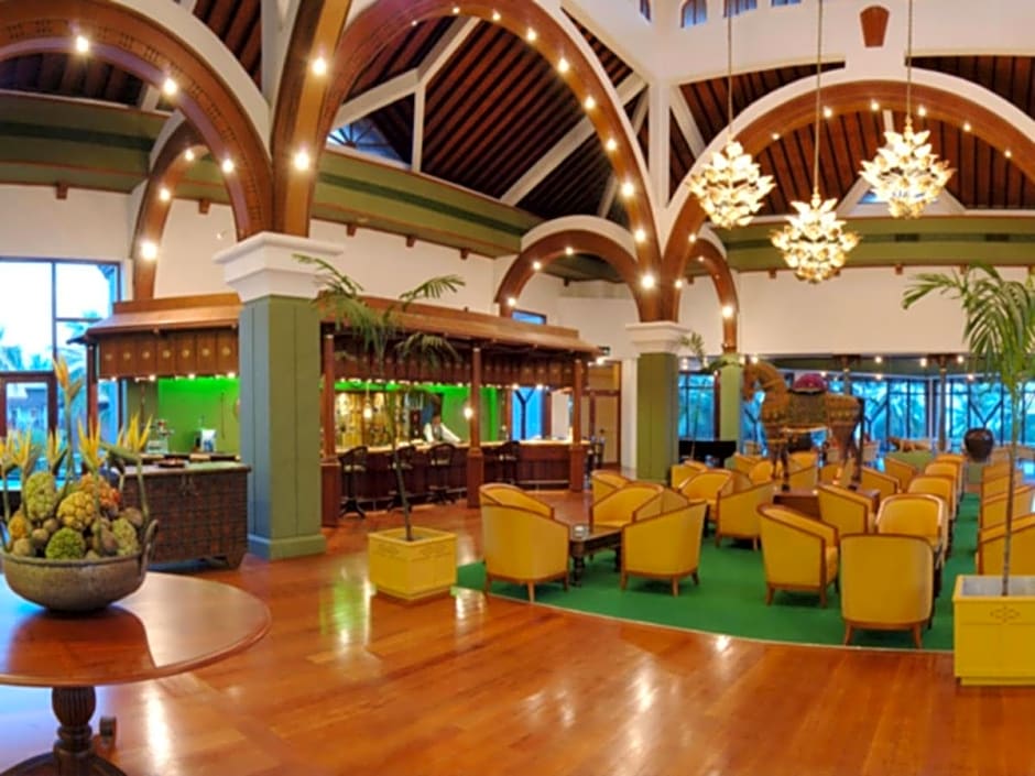 Royal Palms Beach Hotel