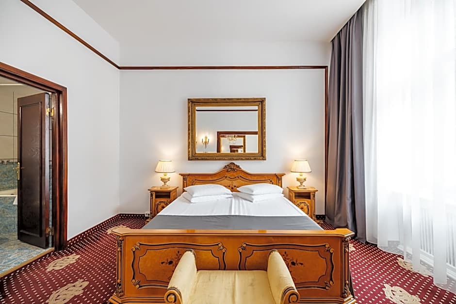 Hotel Imparatul Romanilor