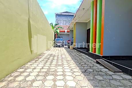 Vins Homestay Kroya Mitra RedDoorz