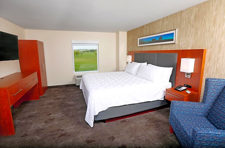 Holiday Inn Hotel & Suites Sioux Falls - Airport, an IHG Hotel