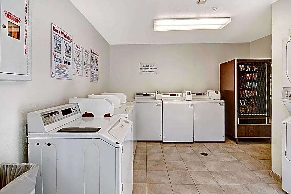 Studio 6-Arlington, TX - South - Dallas