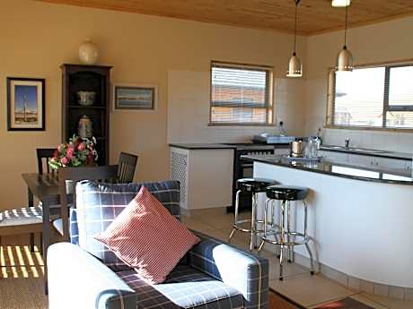 Early Mist Lodge (4 Beds)