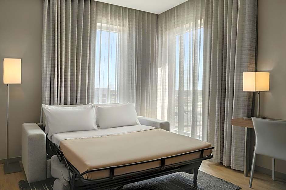 AC Hotel by Marriott Cincinnati at Liberty Center